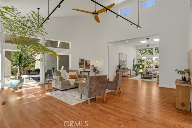 Detail Gallery Image 14 of 73 For 189 Indian Cliffs Drive, Chico,  CA 95973 - 3 Beds | 3/1 Baths