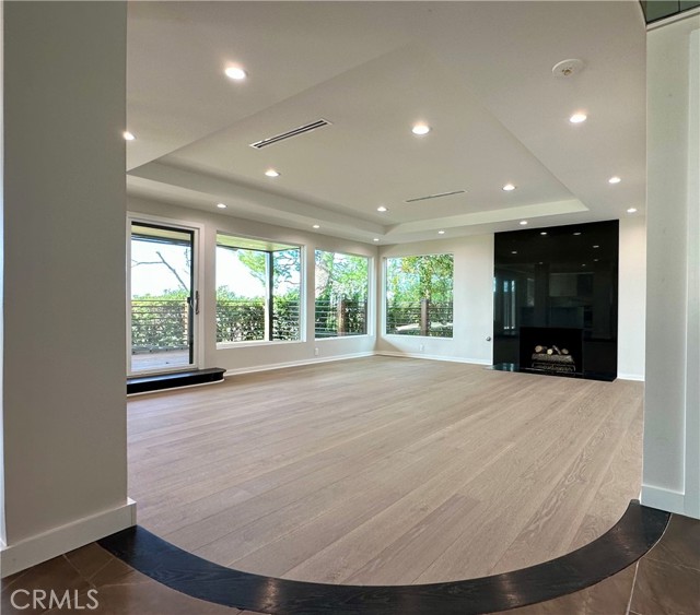 1716 Via La Paz, Burbank CA: https://media.crmls.org/medias/657ad301-81e0-4d30-8f4a-2c6515fb304c.jpg