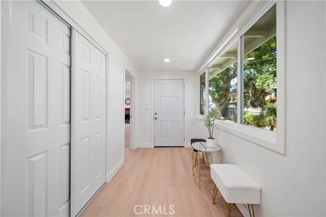 3211 W Jeffries Avenue, Burbank CA: https://media.crmls.org/medias/657b9fd4-eb15-4d9e-904b-d8d1b522680d.jpg