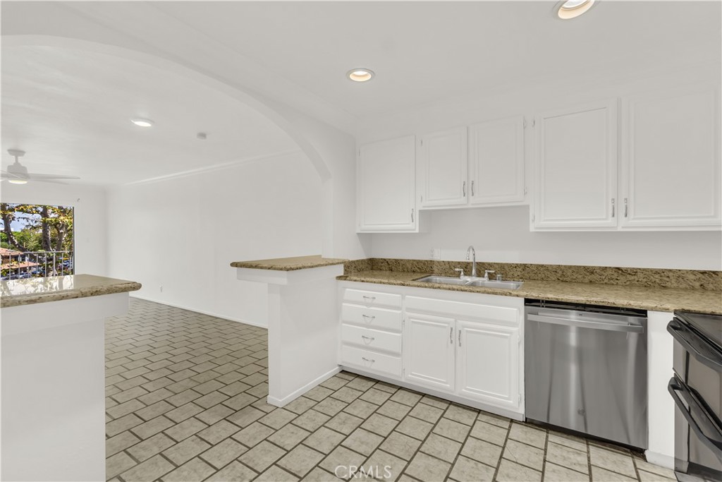 657bd385 9a8f 4e30 A7bb 611faf559c3c