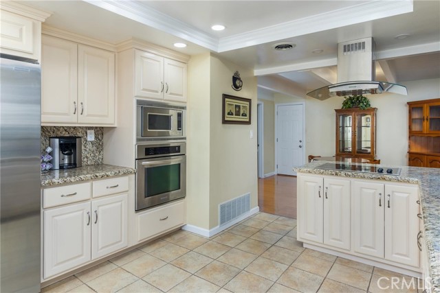 Detail Gallery Image 7 of 19 For 11337 Rockfield Dr, Arcadia,  CA 91006 - 3 Beds | 2/1 Baths