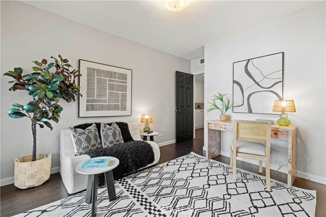 Detail Gallery Image 33 of 55 For 21206 Merridy St, Chatsworth,  CA 91311 - 4 Beds | 3 Baths