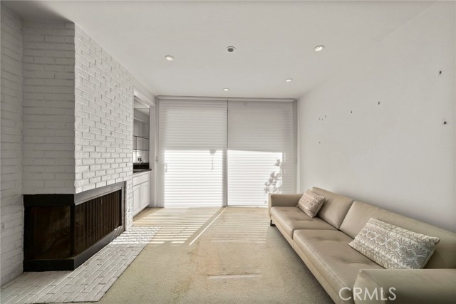 Detail Gallery Image 16 of 37 For 10650 Holman Ave #107,  Los Angeles,  CA 90024 - 2 Beds | 2 Baths