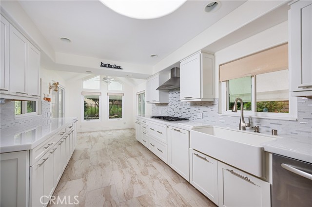 26602 Via Noveno, Mission Viejo CA: https://media.crmls.org/medias/657d8686-ff97-4a27-9735-15c035134fe2.jpg
