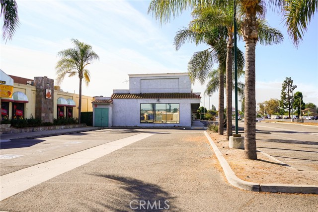12342 Brookhurst St, Garden Grove CA: https://media.crmls.org/medias/657d9227-0085-4fec-80d3-18a1be79da3e.jpg