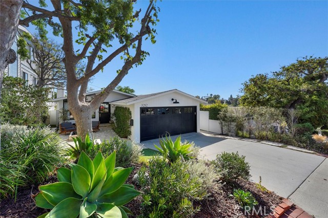 3212 N Poinsettia Avenue, Manhattan Beach CA: https://media.crmls.org/medias/657dab3e-263b-4975-bf84-306354f89ef0.jpg