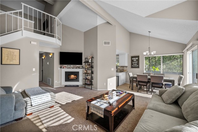 Detail Gallery Image 3 of 42 For 26964 Flo Ln #324,  Canyon Country,  CA 91351 - 2 Beds | 2 Baths