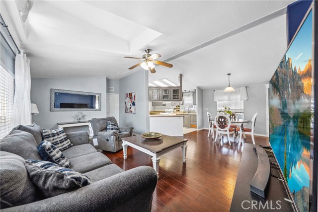Detail Gallery Image 3 of 19 For 1455 S State St #68,  Hemet,  CA 92543 - 3 Beds | 2 Baths