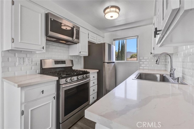 Detail Gallery Image 11 of 28 For 250 W Spazier Ave #209,  Burbank,  CA 91502 - 2 Beds | 2/1 Baths