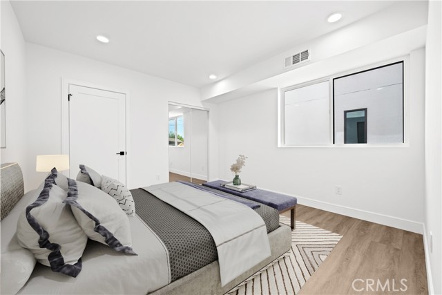 6704 1/2 Kester Avenue, Van Nuys CA: https://media.crmls.org/medias/657f361f-d3d2-470e-979c-dde1ec813982.jpg