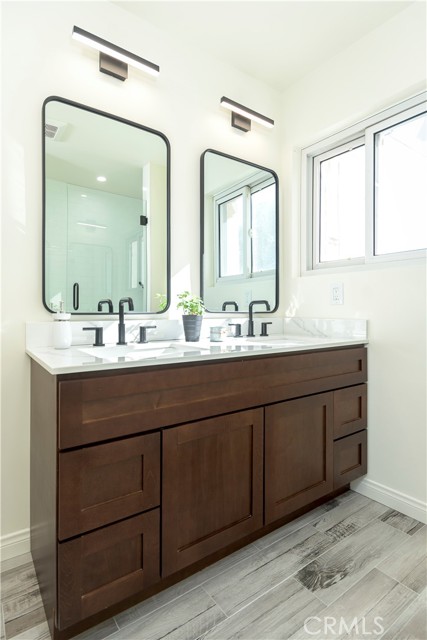 Detail Gallery Image 34 of 50 For 251 N Whitnall, Burbank,  CA 91505 - 4 Beds | 3 Baths