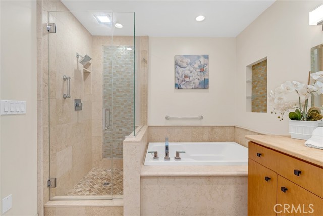 252 W 15th Street, Upland CA: https://media.crmls.org/medias/657fc586-161a-4acc-bbe7-70a373fc9083.jpg