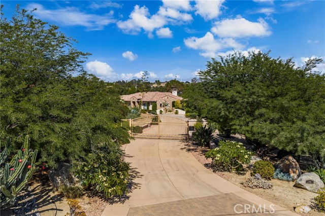 3012 Ridge Creek Drive, Fallbrook CA: https://media.crmls.org/medias/65801db9-5be7-4920-9758-93f8dc47b825.jpg