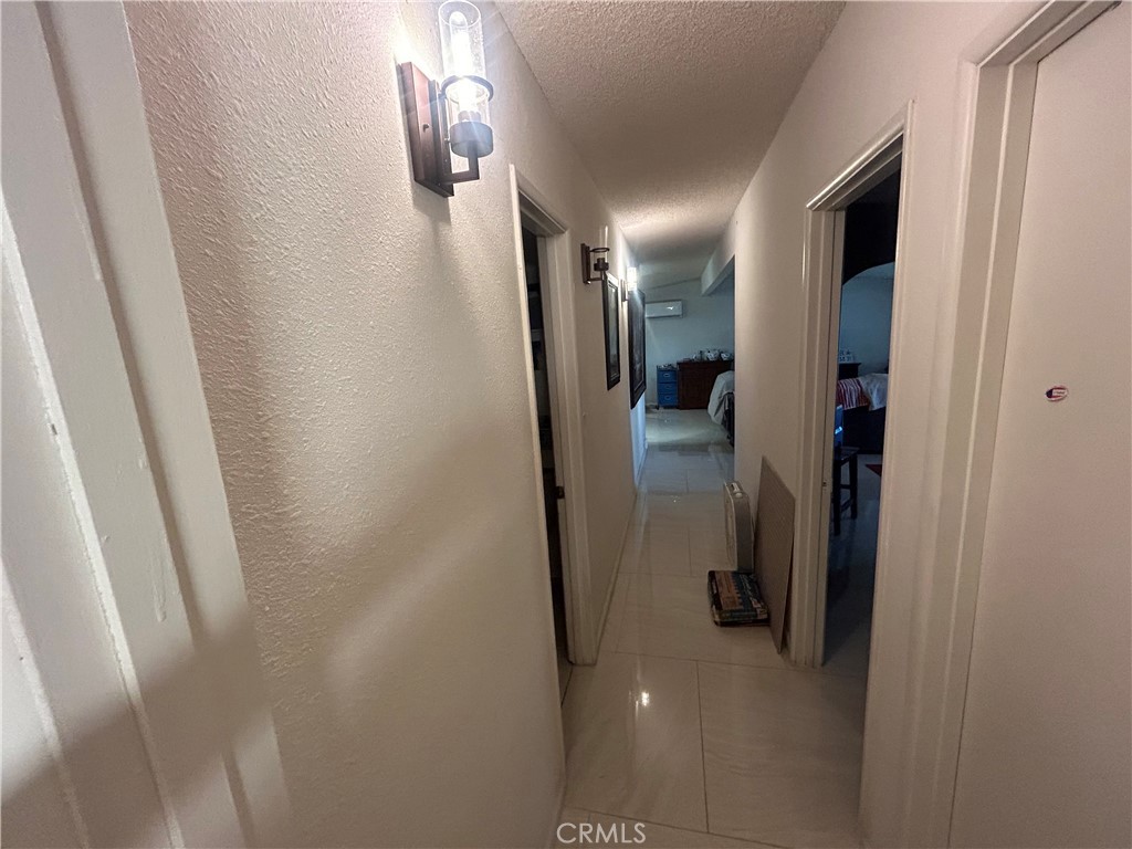 https://media.crmls.org/medias/6580690d-eb2c-4a58-bcca-aa70ca9778ce.jpg?preset=X-Large