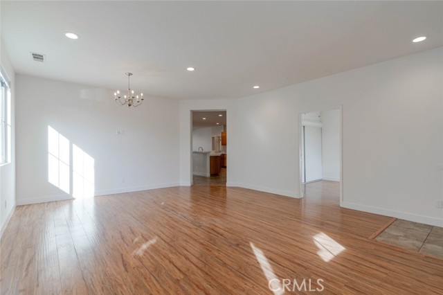 Detail Gallery Image 8 of 43 For 5059 Keston Dr, Palmdale,  CA 93552 - 5 Beds | 2 Baths