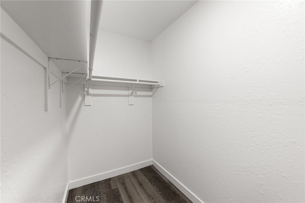 https://media.crmls.org/medias/658111b8-5236-477c-9696-b010f60c174f.jpg?preset=X-Large