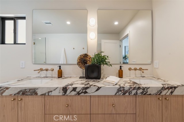 Detail Gallery Image 29 of 46 For 8960 Oak Park, –,  CA 91325 - 4 Beds | 3/1 Baths