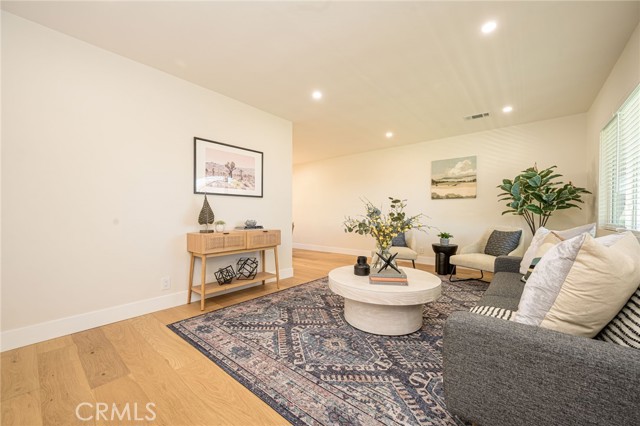 Detail Gallery Image 5 of 34 For 22951 Walnut St, Torrance,  CA 90501 - 3 Beds | 2 Baths