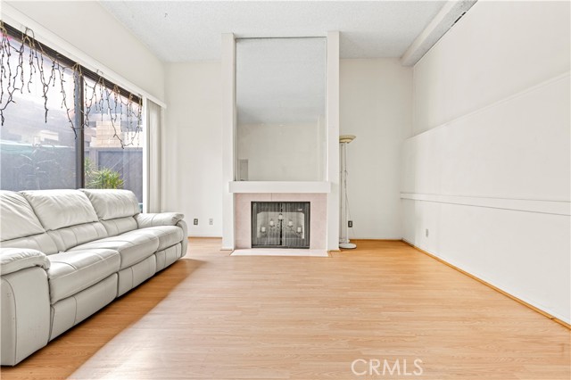 Detail Gallery Image 4 of 29 For 433 E Mission Rd #53,  Alhambra,  CA 91801 - 2 Beds | 3 Baths