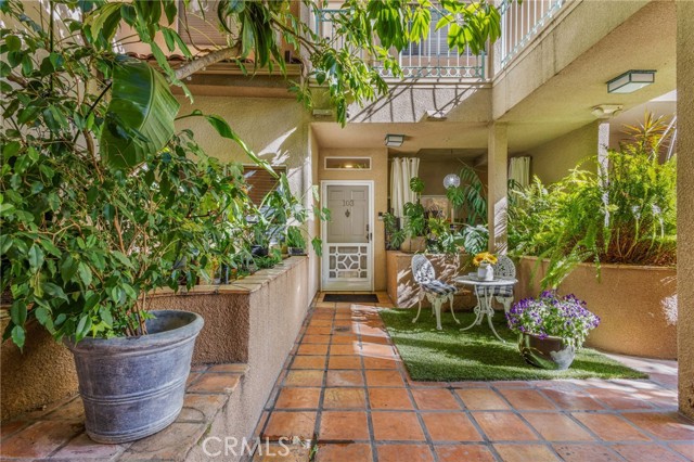 Detail Gallery Image 62 of 66 For 10626 Valley Spring #103,  Toluca Lake,  CA 91602 - 2 Beds | 2 Baths