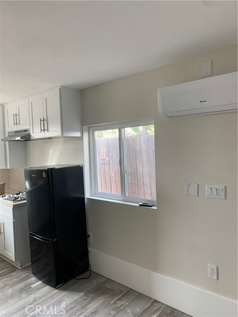 Detail Gallery Image 6 of 10 For 10034 Noble Ave, –,  CA 91345 - 0 Beds | 1 Baths