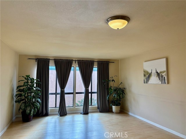 Detail Gallery Image 3 of 18 For 1126 Fairview #210,  Arcadia,  CA 91007 - 3 Beds | 2 Baths