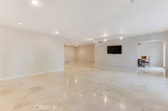 Detail Gallery Image 11 of 46 For 22781 Macfarlane Dr, Woodland Hills,  CA 91364 - 3 Beds | 3/1 Baths