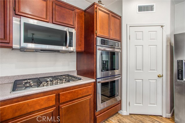 1802 Pummelo Drive, Redlands CA: https://media.crmls.org/medias/6585ff37-0b2b-4236-9fea-ba2afbdc2827.jpg
