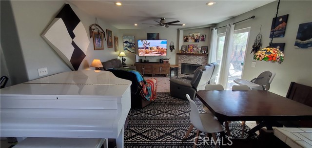 6683 Sherman Hoyt Avenue, 29 Palms CA: https://media.crmls.org/medias/65863e5f-6654-42c3-83b0-083cacf088d1.jpg
