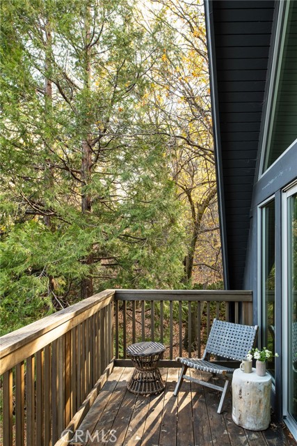 Detail Gallery Image 11 of 32 For 27582 North Bay, Lake Arrowhead,  CA 92352 - 3 Beds | 2 Baths