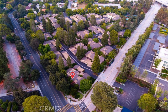242 N Orange Grove Boulevard, Pasadena CA: https://media.crmls.org/medias/65870283-8630-49b3-b05d-6880106e2805.jpg