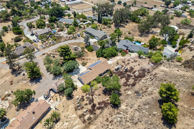 460 Pile Street, Ramona CA: https://media.crmls.org/medias/658753af-744f-4b4e-8589-6bc09da14215.jpg