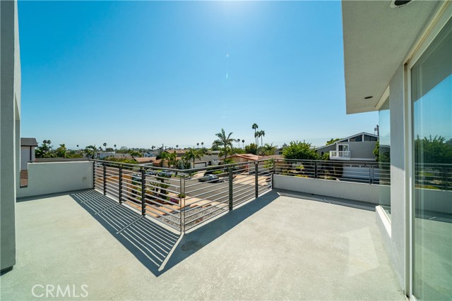 Detail Gallery Image 5 of 25 For 700 Taper Dr, Seal Beach,  CA 90740 - 4 Beds | 3/1 Baths