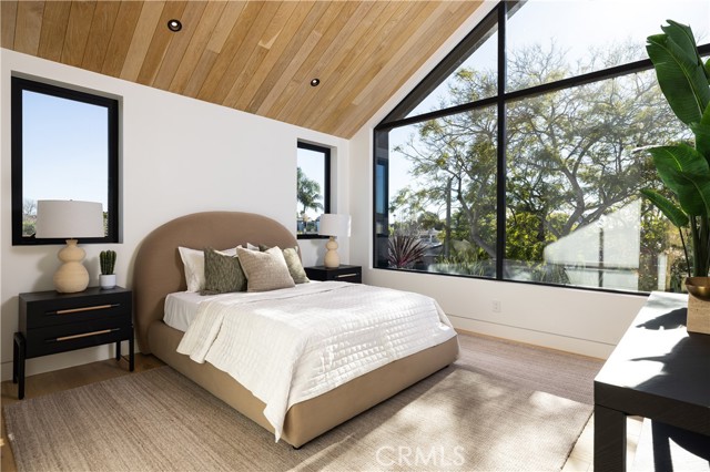 Detail Gallery Image 29 of 48 For 2100 Windward Ln, Newport Beach,  CA 92660 - 5 Beds | 5/3 Baths