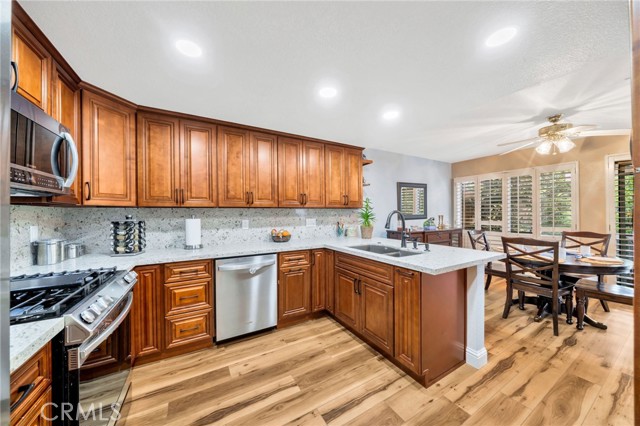 Detail Gallery Image 11 of 37 For 3736 Live Oak Dr, Pomona,  CA 91767 - 2 Beds | 3 Baths