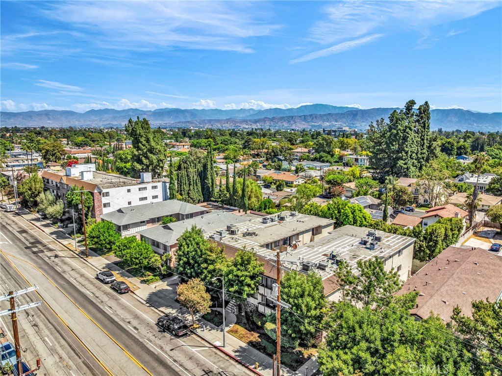 https://media.crmls.org/medias/6588c592-2e26-4c84-b50d-b799a69be902.jpg?preset=X-Large
