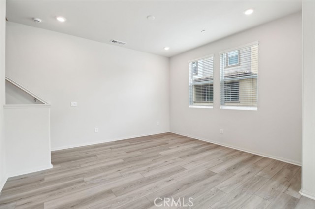 Detail Gallery Image 10 of 22 For 1541 Stratus Dr, Pomona,  CA 91768 - 2 Beds | 2/1 Baths