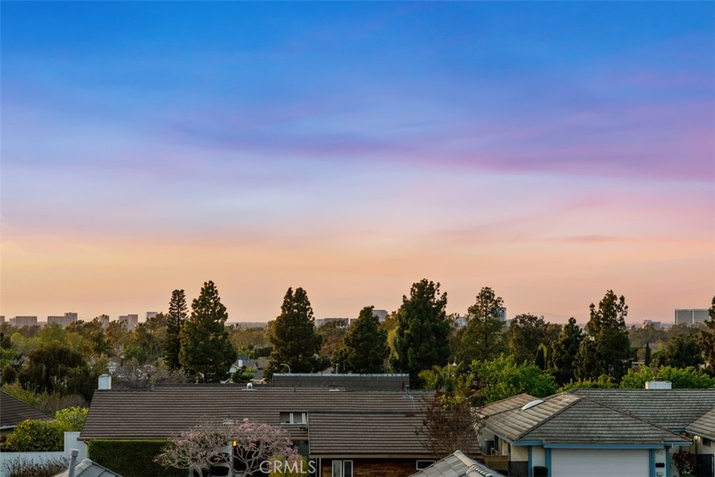 https://media.crmls.org/medias/65897104-dd2f-4fce-817b-81bc36ffbf0a.jpg?preset=X-Large