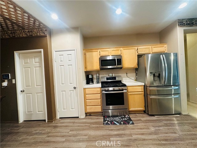 Detail Gallery Image 6 of 35 For 13375 Dunwood Ct, Victorville,  CA 92392 - 5 Beds | 2 Baths
