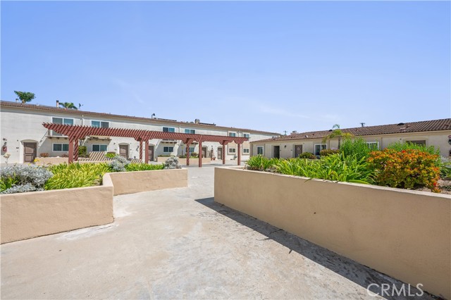 Detail Gallery Image 7 of 36 For 120 S Francisca Ave #18,  Redondo Beach,  CA 90277 - 2 Beds | 2/1 Baths