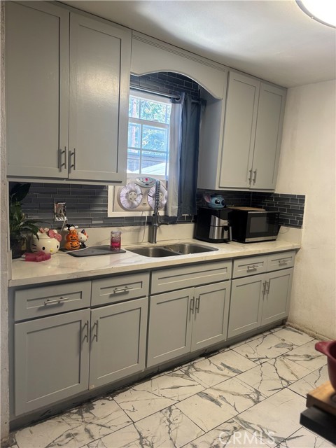 Detail Gallery Image 16 of 17 For 5820 Cimarron St, Los Angeles,  CA 90047 - 2 Beds | 1 Baths