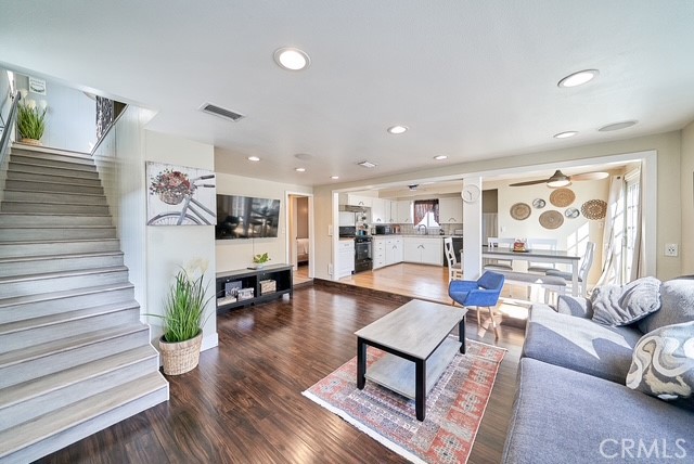 4117 E Theresa Street, Long Beach CA: https://media.crmls.org/medias/658a5ca9-de8d-4f3b-a7e7-a56cf0727c3d.jpg