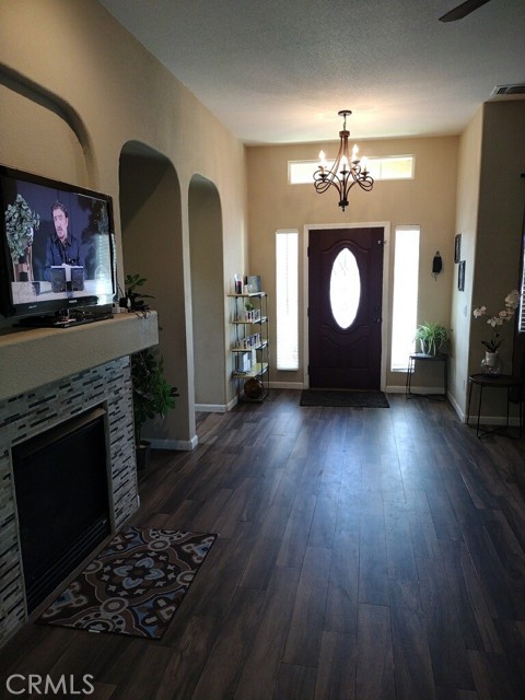Detail Gallery Image 3 of 27 For 2093 Valor Ct, Atwater,  CA 95301 - 3 Beds | 2/1 Baths