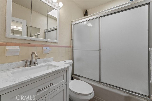 Detail Gallery Image 16 of 41 For 664 E Barry Dr, Long Beach,  CA 90805 - 3 Beds | 2 Baths