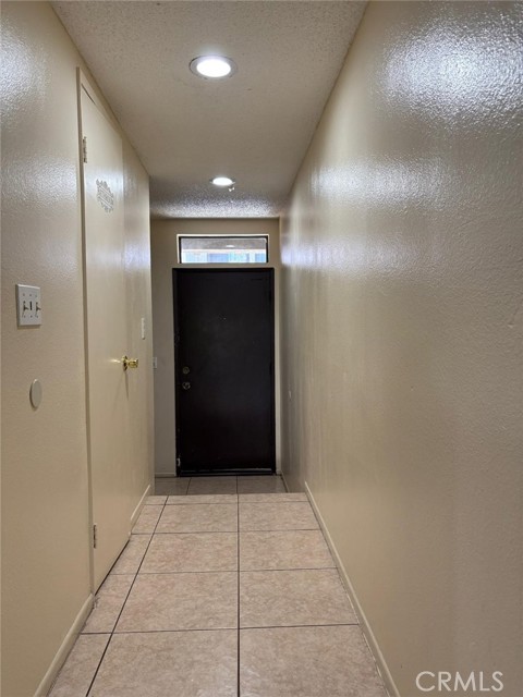 Detail Gallery Image 13 of 27 For 6100 Arbutus Ave #42,  Huntington Park,  CA 90255 - 3 Beds | 2/1 Baths
