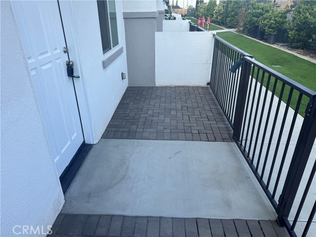 Detail Gallery Image 3 of 32 For 13665 Arrow Bld #3,  Fontana,  CA 92335 - 3 Beds | 2 Baths