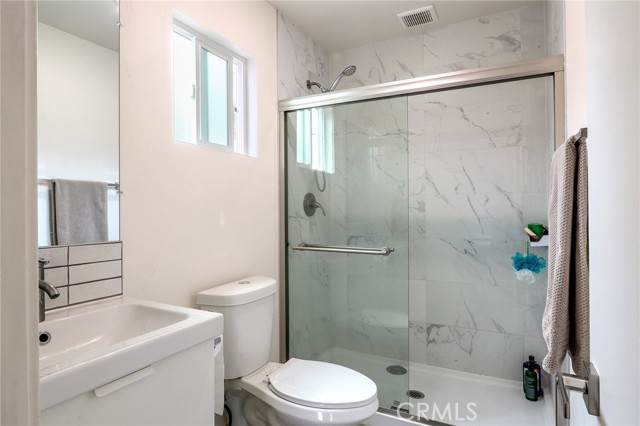 348 & 350 27th Street, San Diego CA: https://media.crmls.org/medias/658b94db-b3da-4393-aa56-b644928fd7bb.jpg