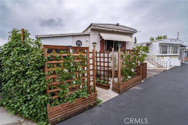 4849 Peck Road, El Monte CA: https://media.crmls.org/medias/658b9717-b34b-417c-88d5-d025a7094e91.jpg