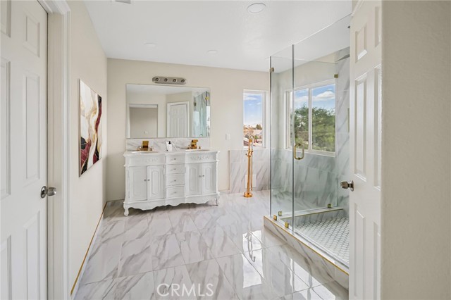 6 Bed Home for Sale in Victorville, California