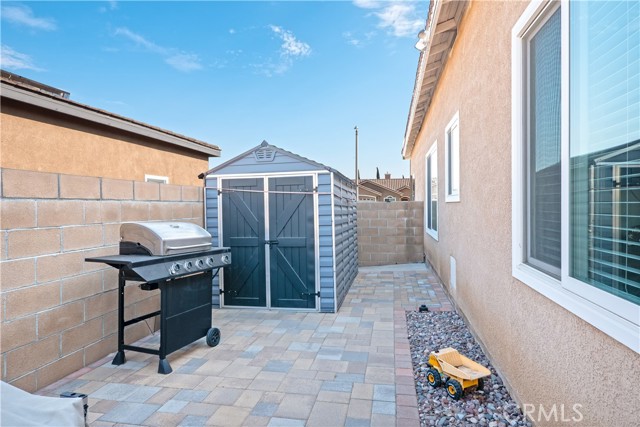 1586 W Mcwethy Street, Rialto CA: https://media.crmls.org/medias/658c0be9-f232-4d30-b00e-50f1a629bcfe.jpg